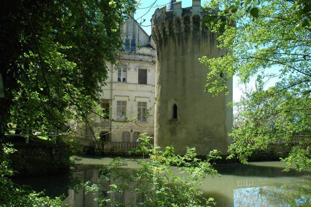 Chateau-Hotel De Nieuil מראה חיצוני תמונה